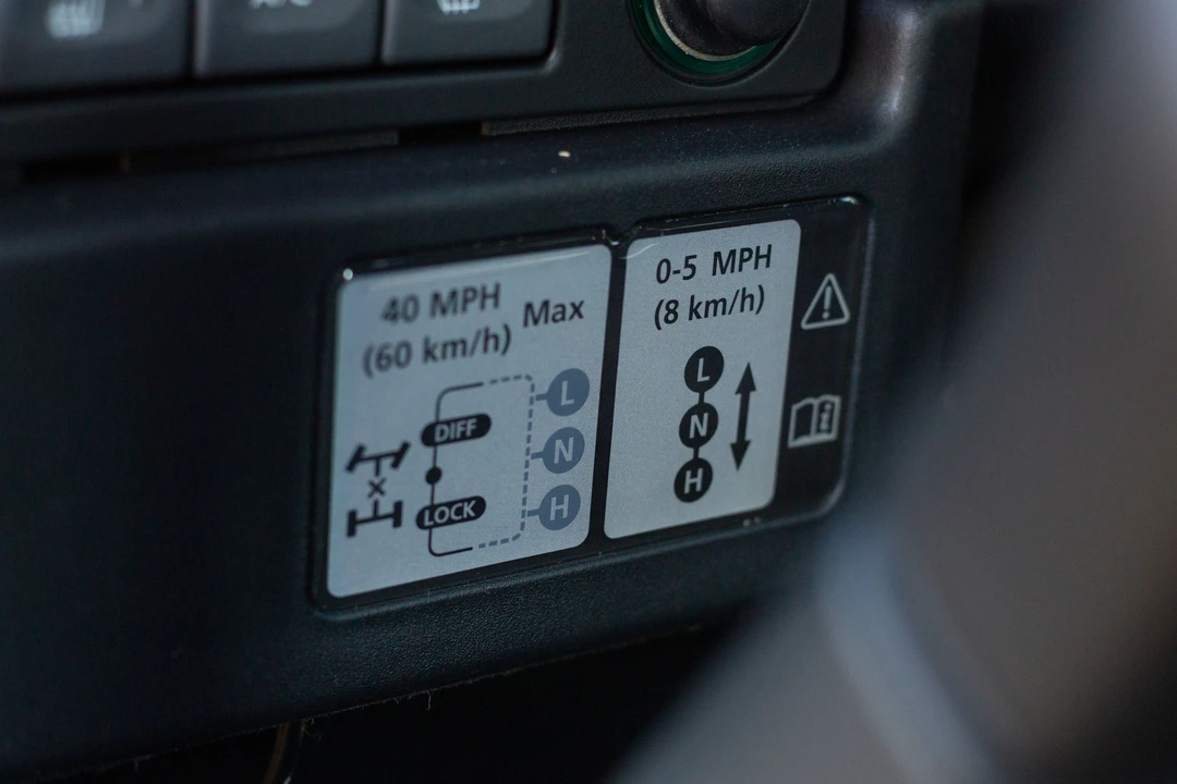 2016 Land Rover Defender 90 - Image 29 of 31