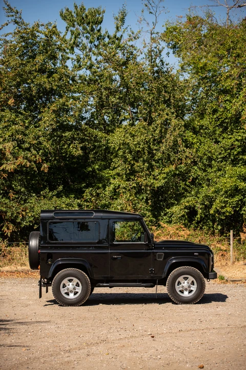 2016 Land Rover Defender 90 - Image 12 of 31
