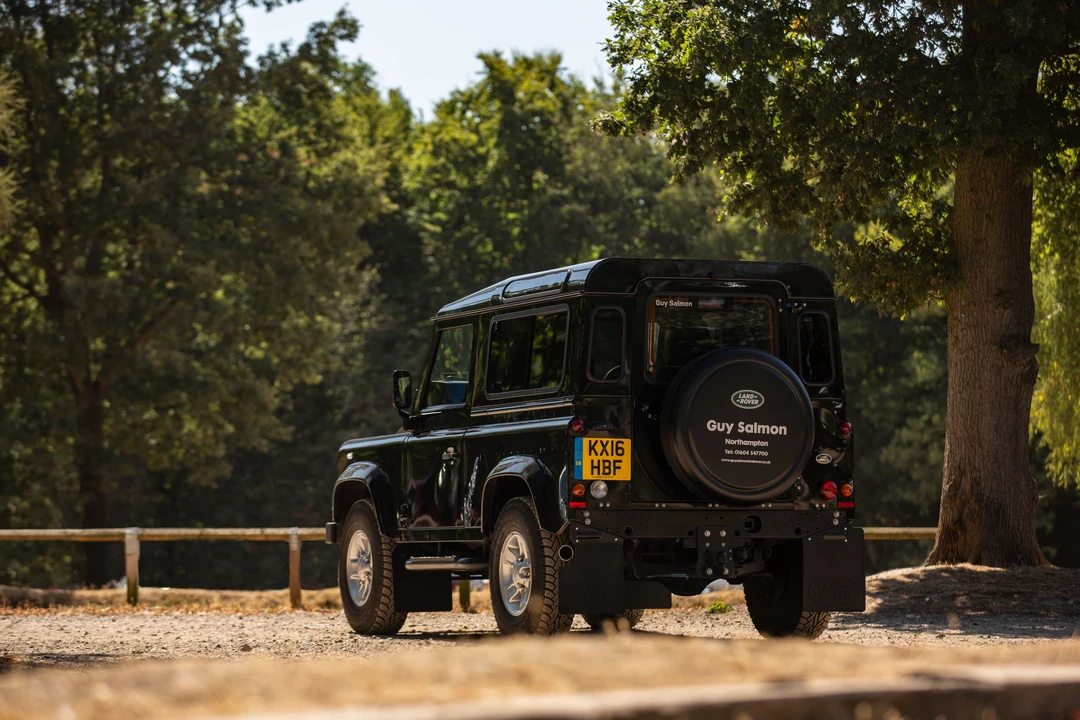 2016 Land Rover Defender 90 - Image 9 of 31
