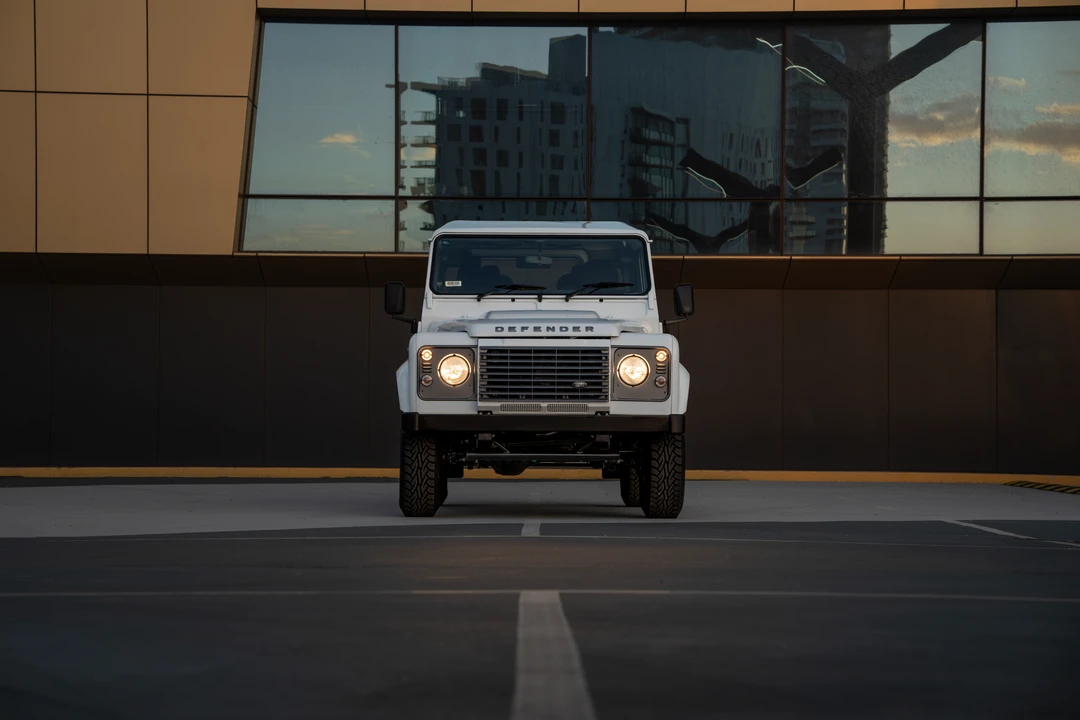 2015 Land Rover Defender 90 - Image 10 of 31