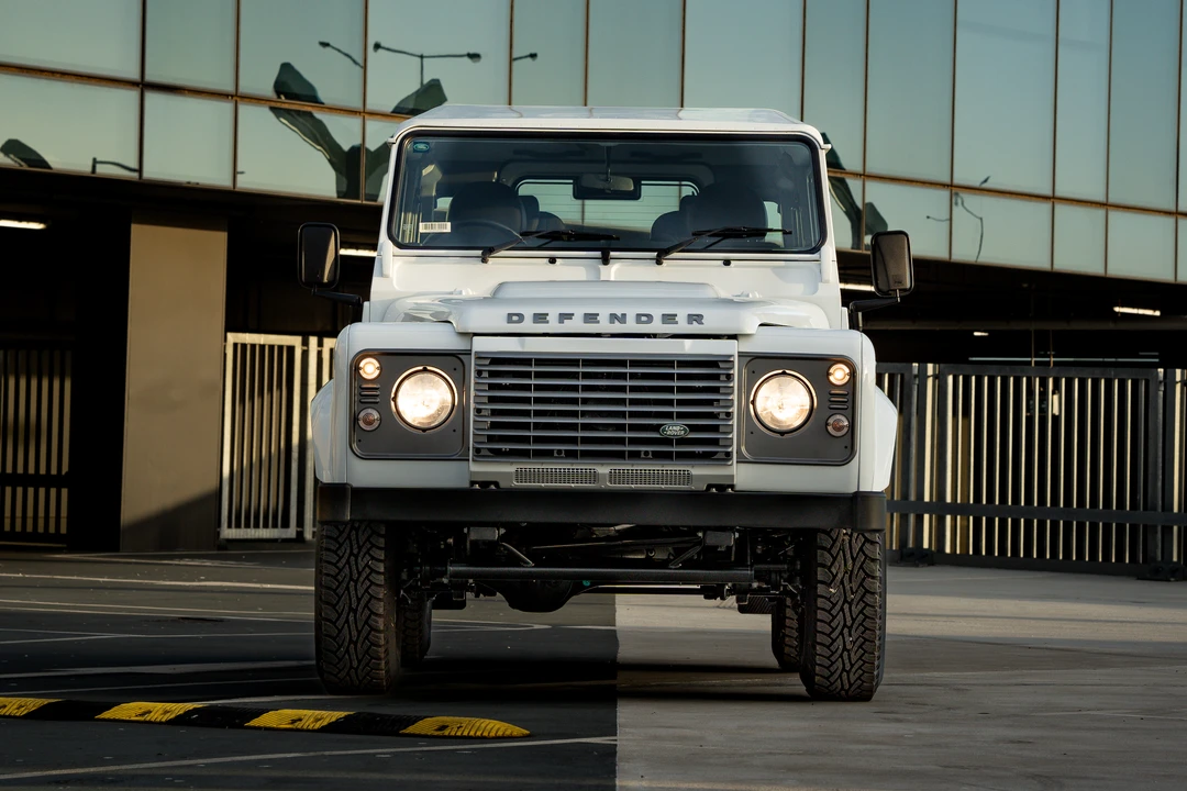 2015 Land Rover Defender 90 - Image 29 of 31