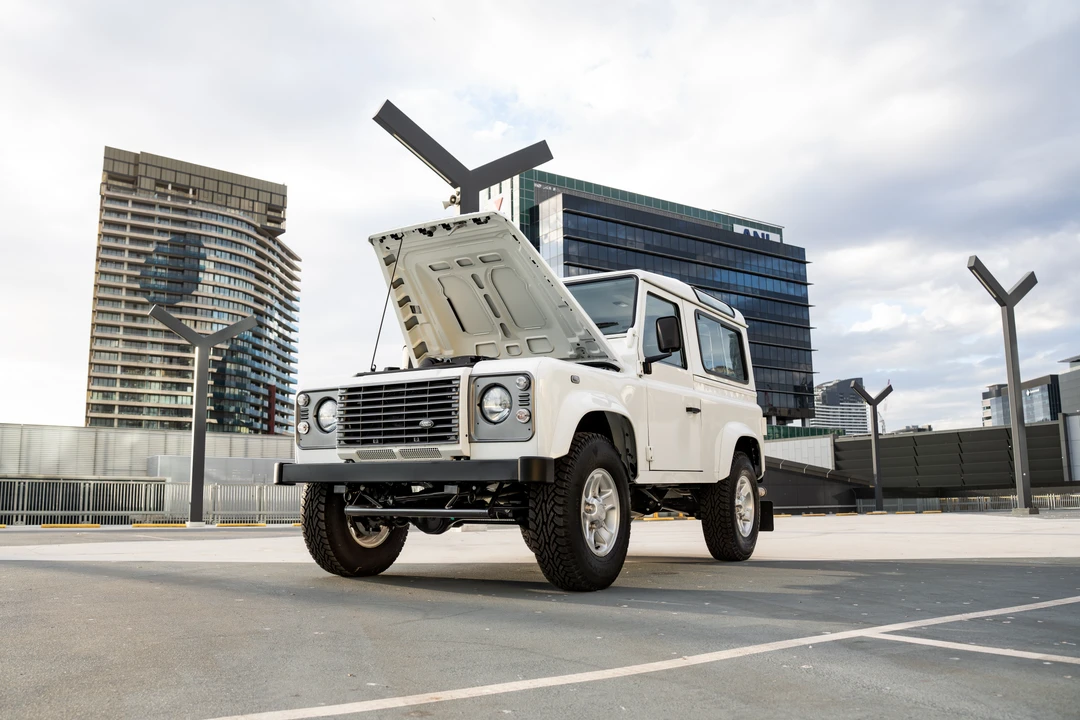 2015 Land Rover Defender 90 - Image 30 of 31