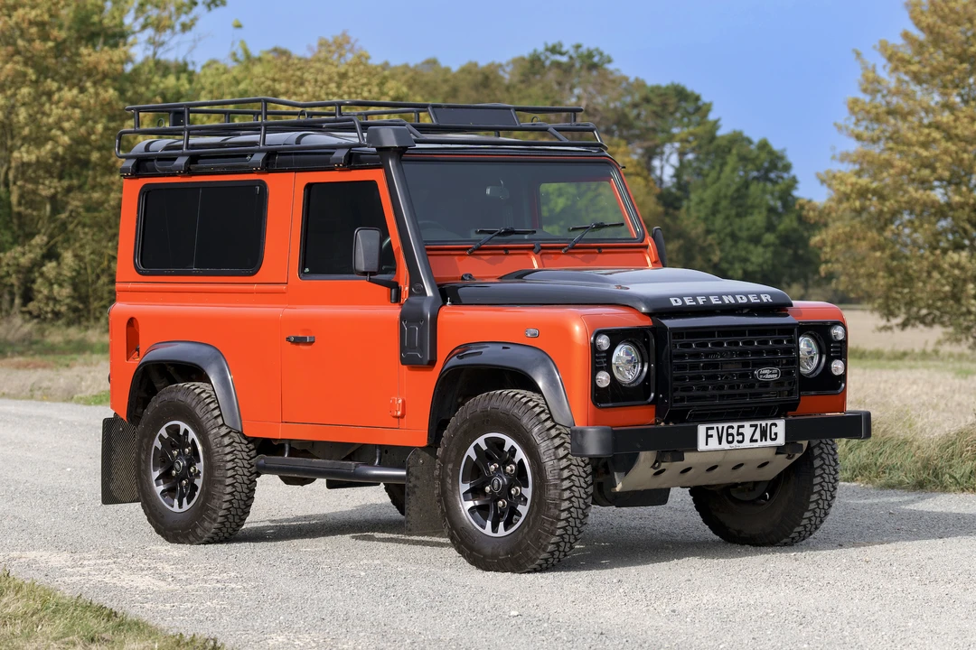 2016 Land Rover Defender 90 - Image 10 of 31