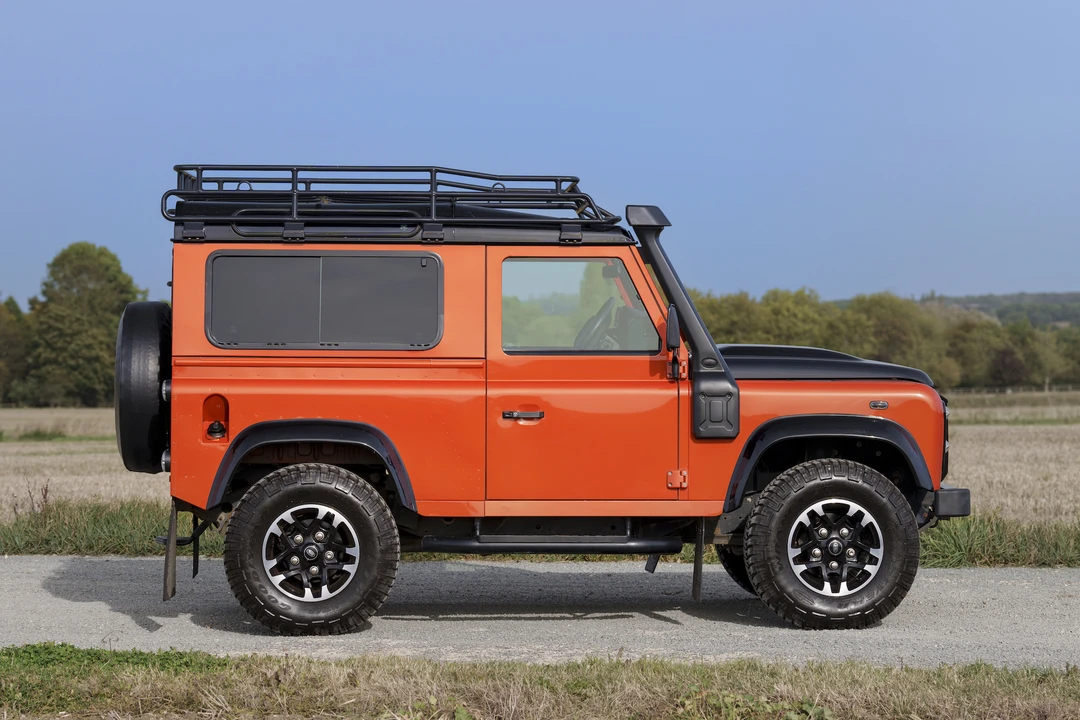 2016 Land Rover Defender 90 - Image 20 of 31