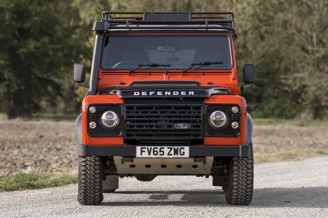 2016 Land Rover Defender 90 - Image 3 of 31