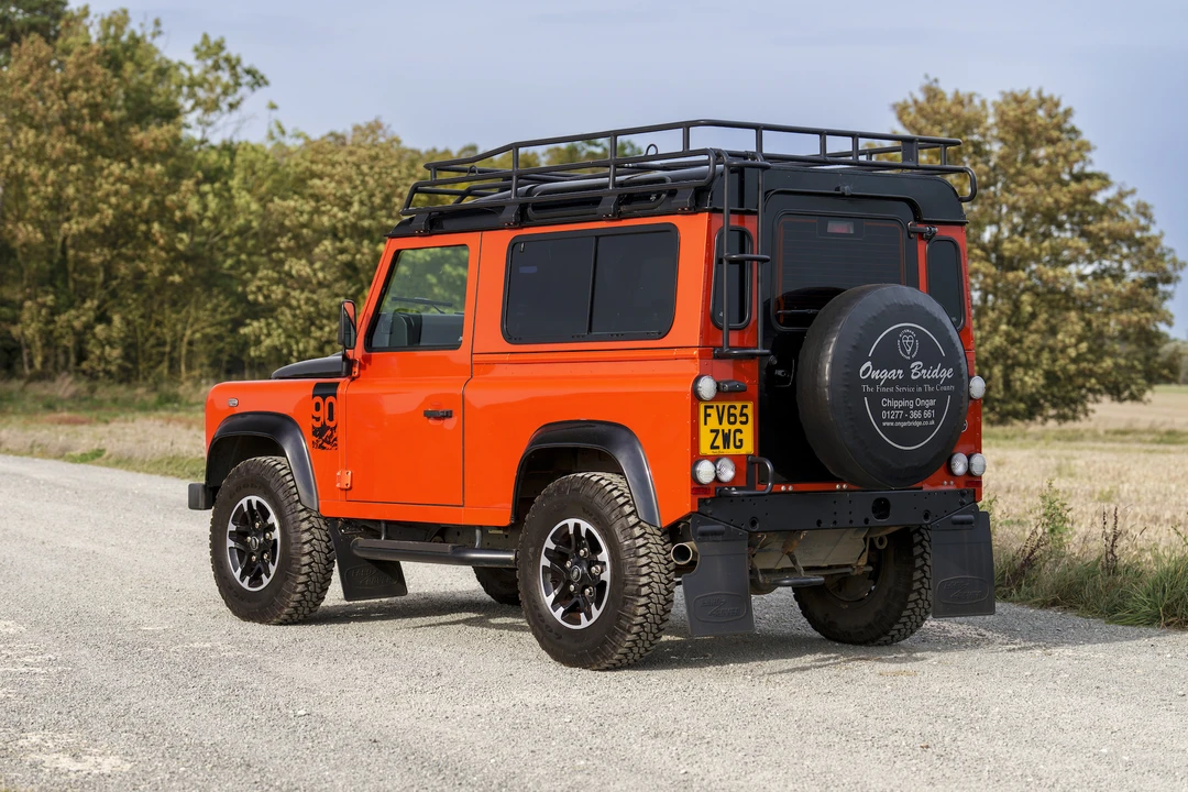 2016 Land Rover Defender 90 - Image 13 of 31