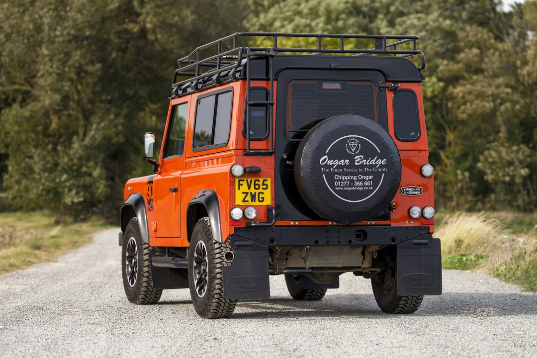 2016 Land Rover Defender 90 - Image 15 of 31