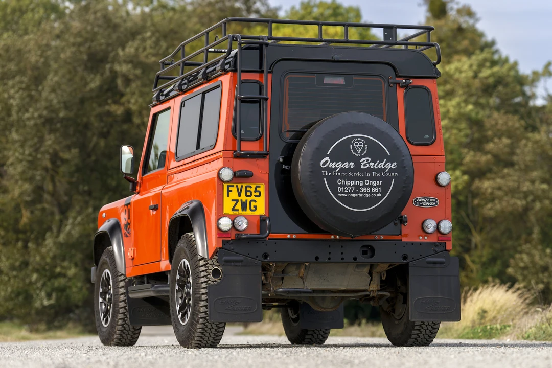 2016 Land Rover Defender 90 - Image 16 of 31