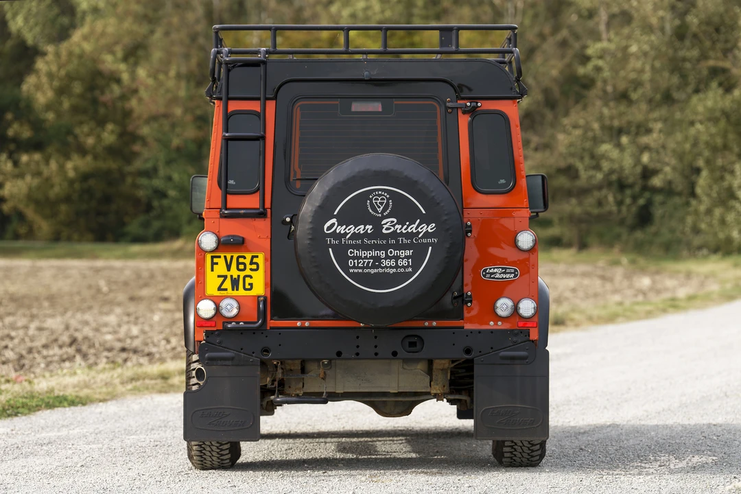 2016 Land Rover Defender 90 - Image 17 of 31