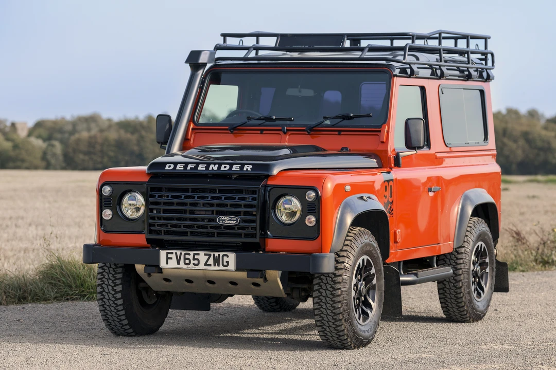 2016 Land Rover Defender 90 - Image 4 of 31