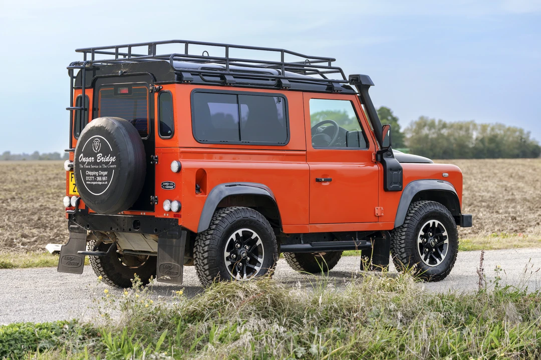 2016 Land Rover Defender 90 - Image 19 of 31