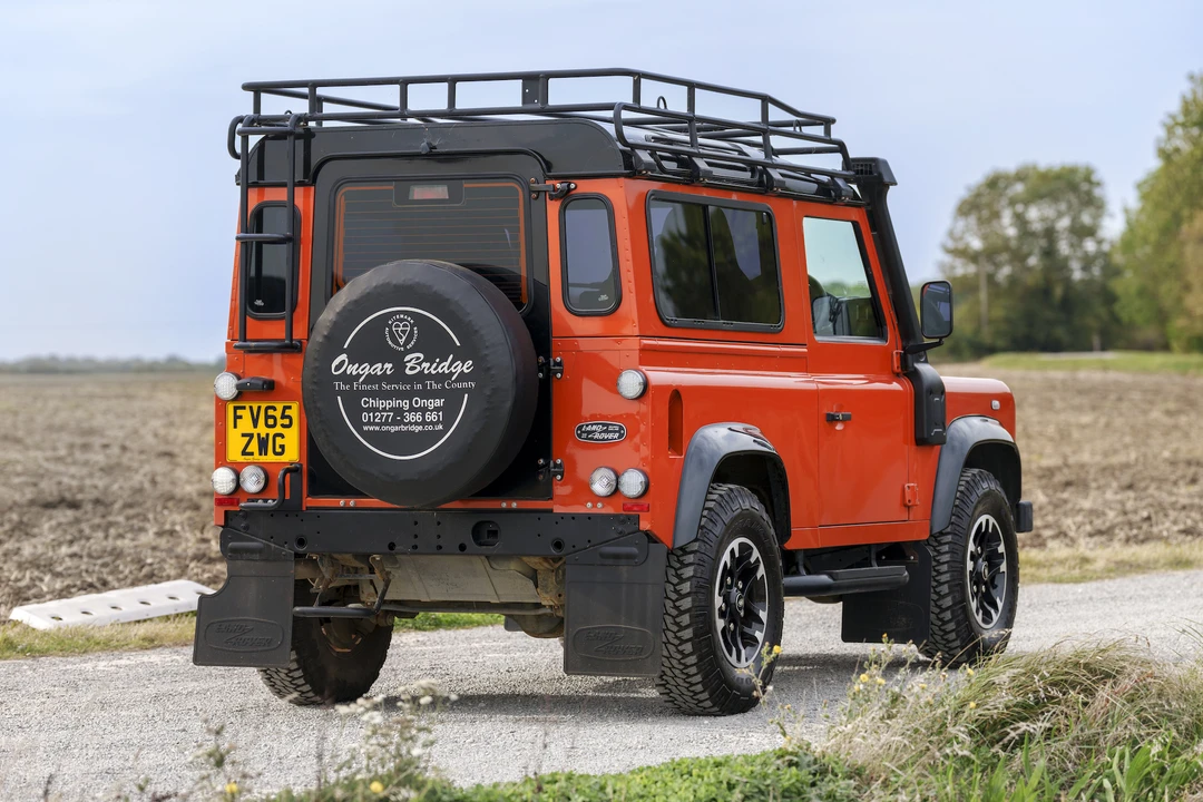 2016 Land Rover Defender 90 - Image 18 of 31