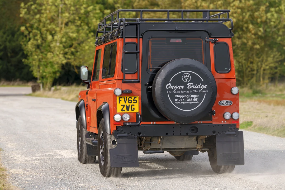 2016 Land Rover Defender 90 - Image 7 of 31