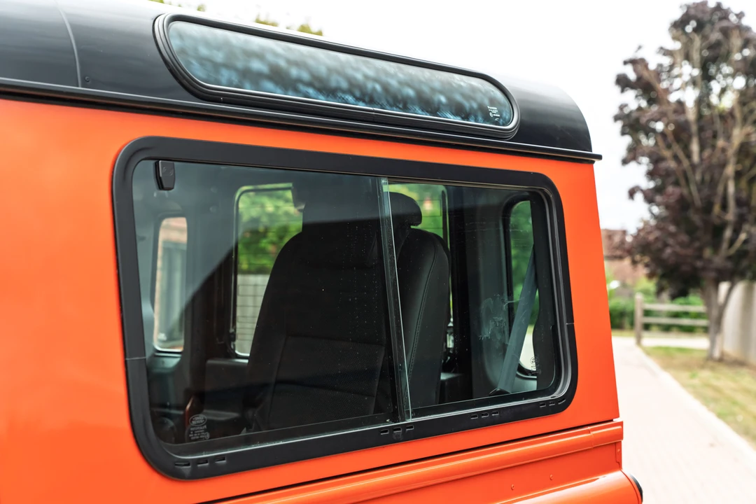 2016 Land Rover Defender 90 - Image 10 of 31