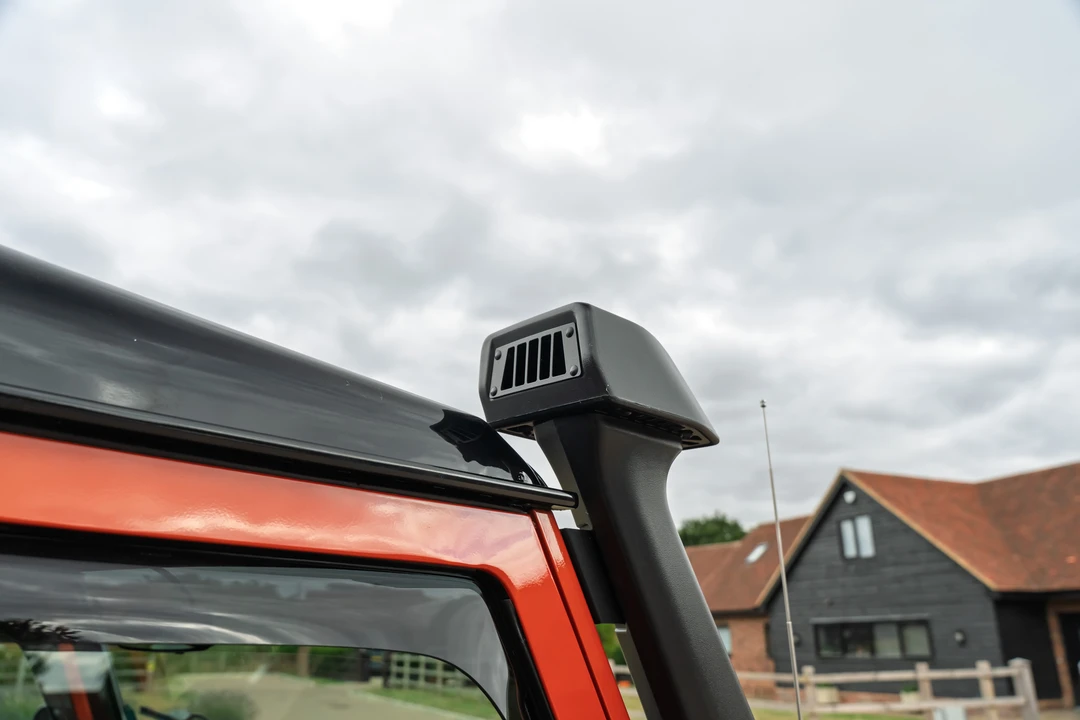 2016 Land Rover Defender 90 - Image 16 of 31