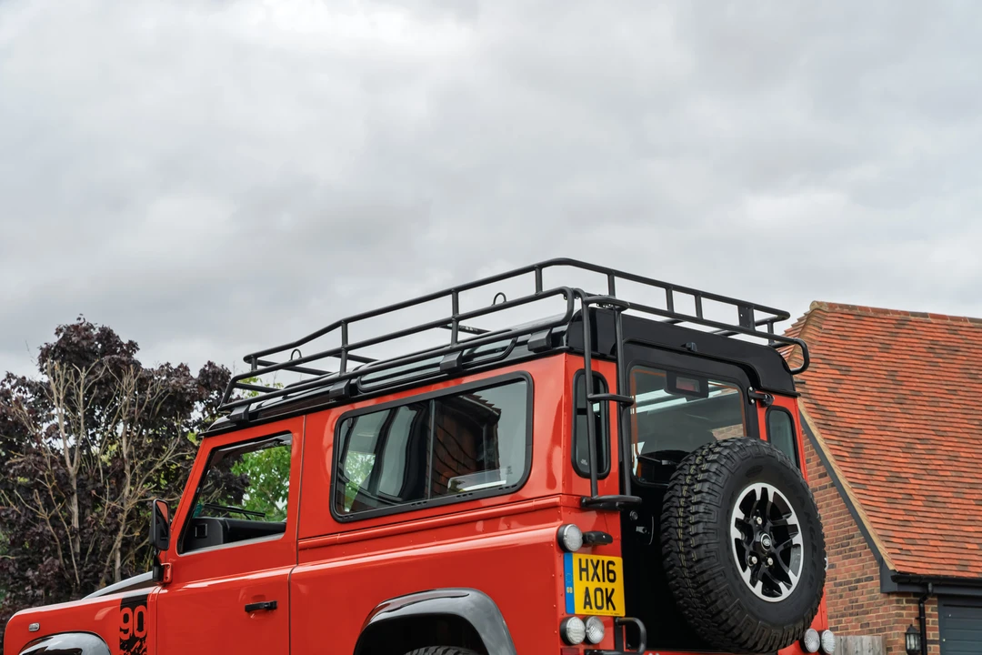2016 Land Rover Defender 90 - Image 15 of 31