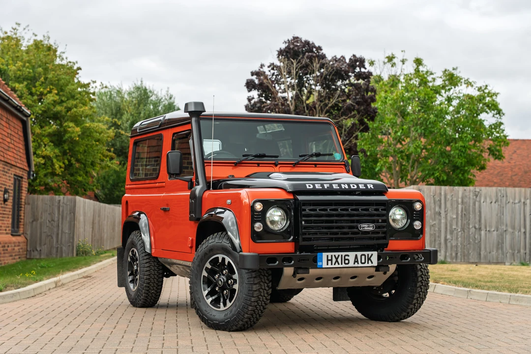 2016 Land Rover Defender 90 - Image 3 of 31