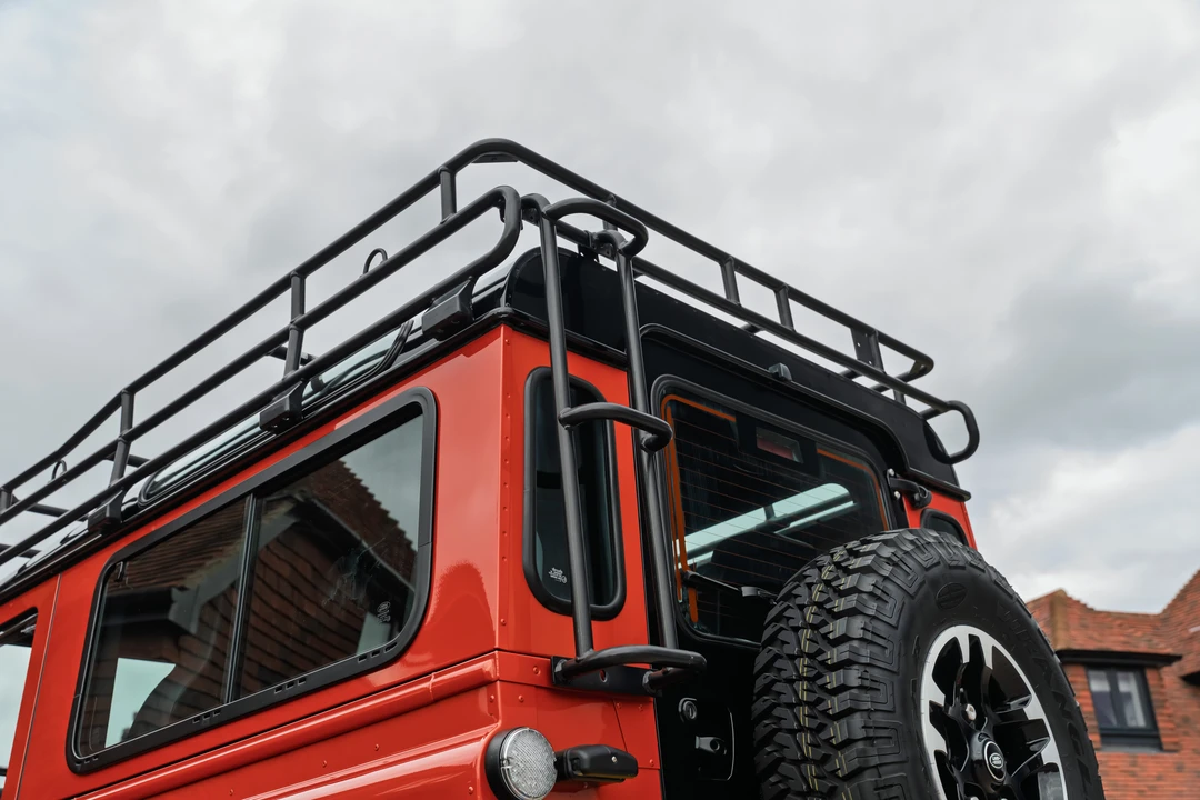2016 Land Rover Defender 90 - Image 19 of 31