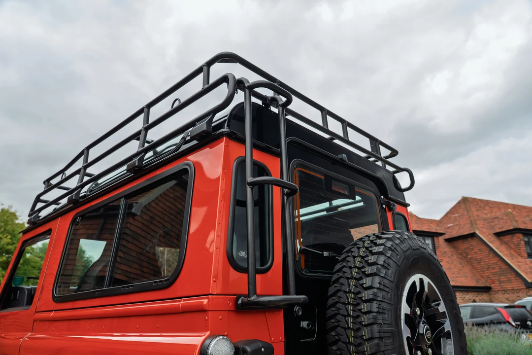 2016 Land Rover Defender 90 - Image 21 of 31