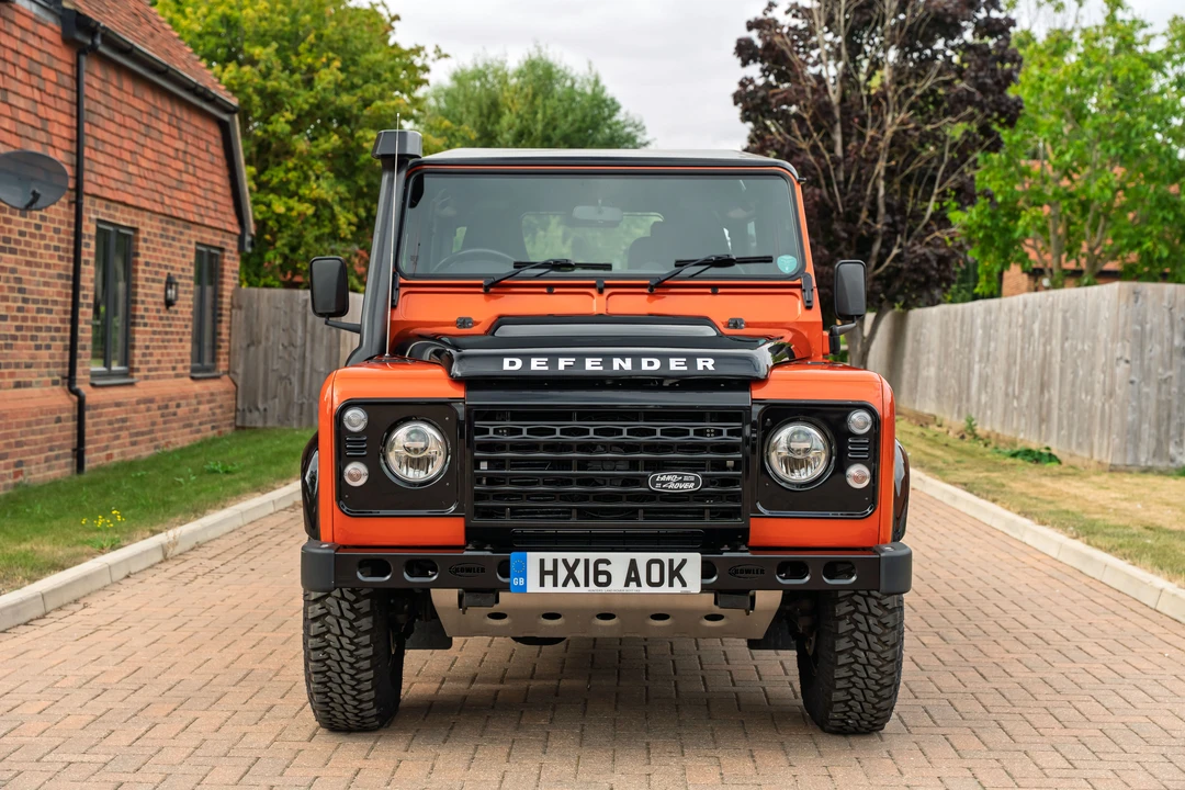 2016 Land Rover Defender 90 - Image 9 of 31