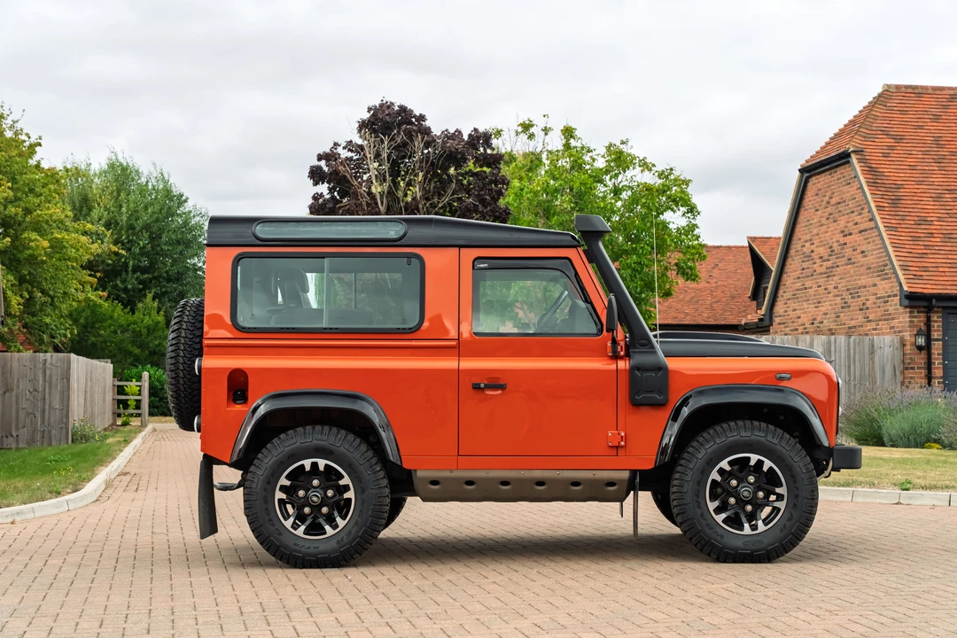 2016 Land Rover Defender 90 - Image 4 of 31