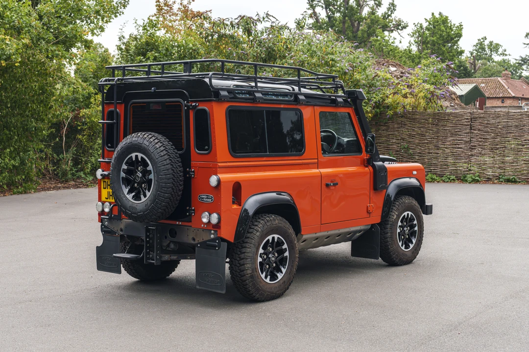 2016 Land Rover Defender 90 - Image 7 of 31