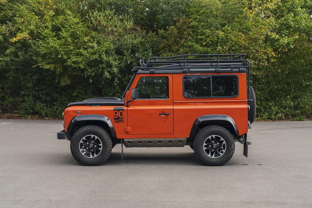 2016 Land Rover Defender 90 - Image 4 of 31