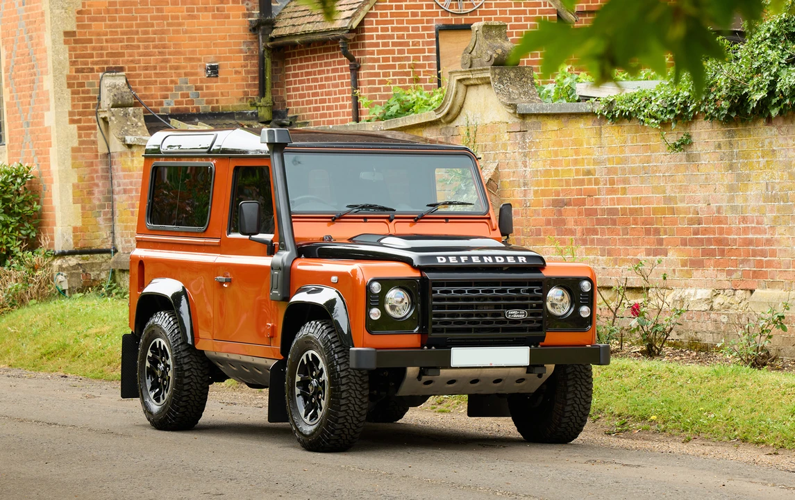 2016 Land Rover Defender 90 - Image 12 of 19