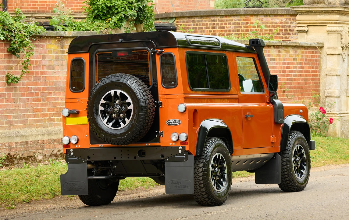 2016 Land Rover Defender 90 - Image 6 of 19