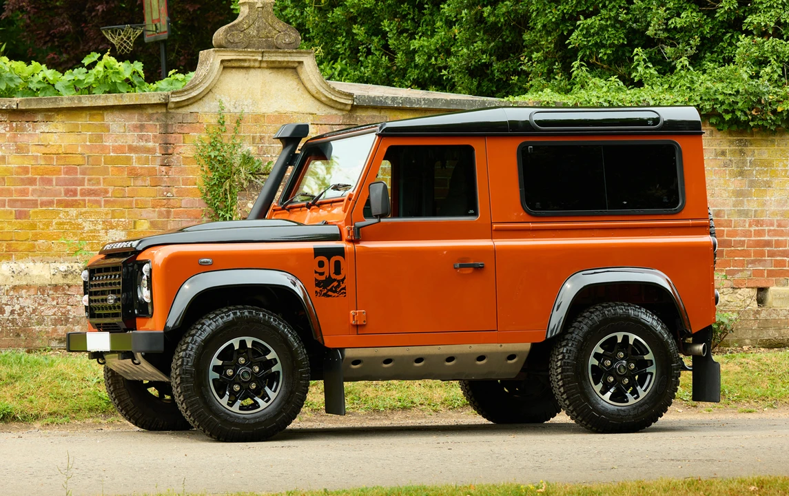 2016 Land Rover Defender 90 - Image 15 of 19