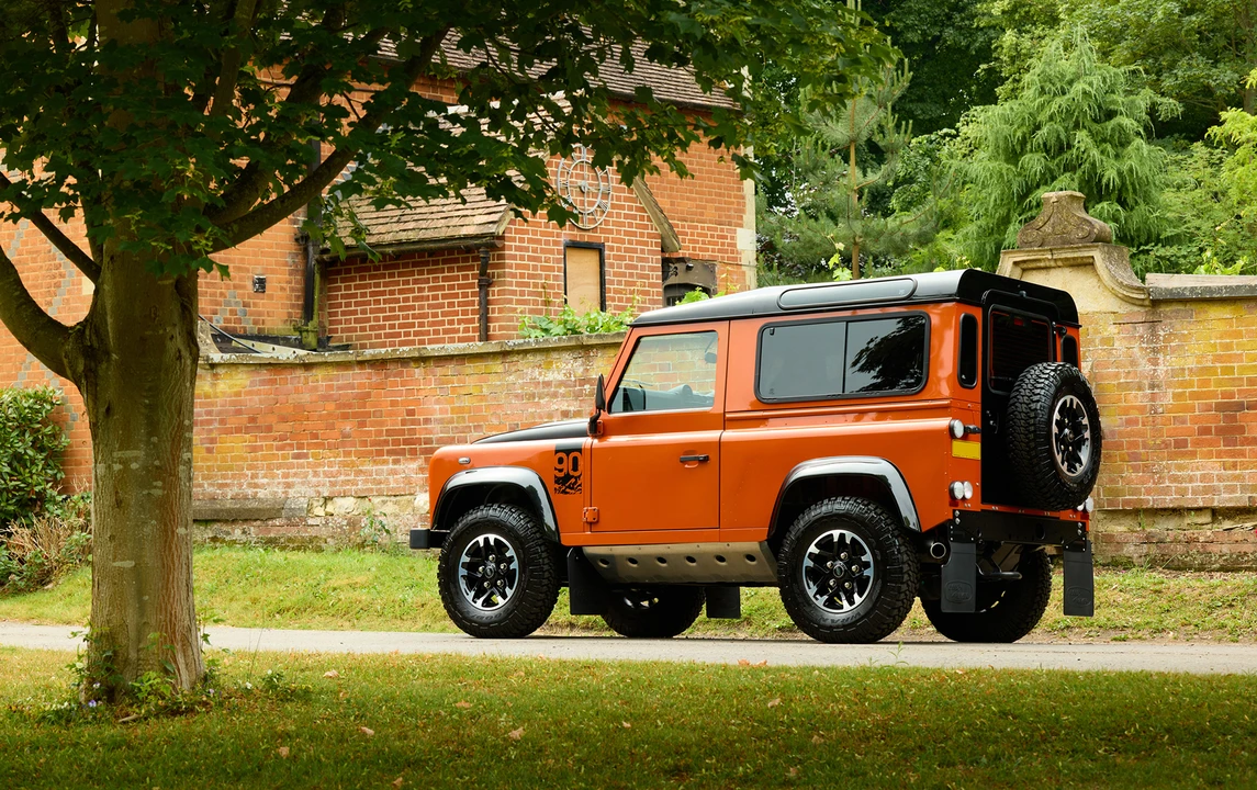 2016 Land Rover Defender 90 - Image 4 of 19