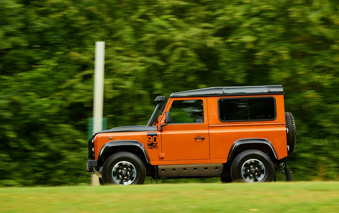 2016 Land Rover Defender 90 - Image 19 of 19