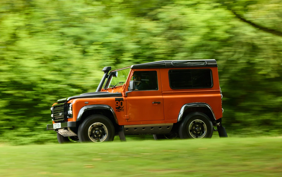 2016 Land Rover Defender 90 - Image 17 of 19