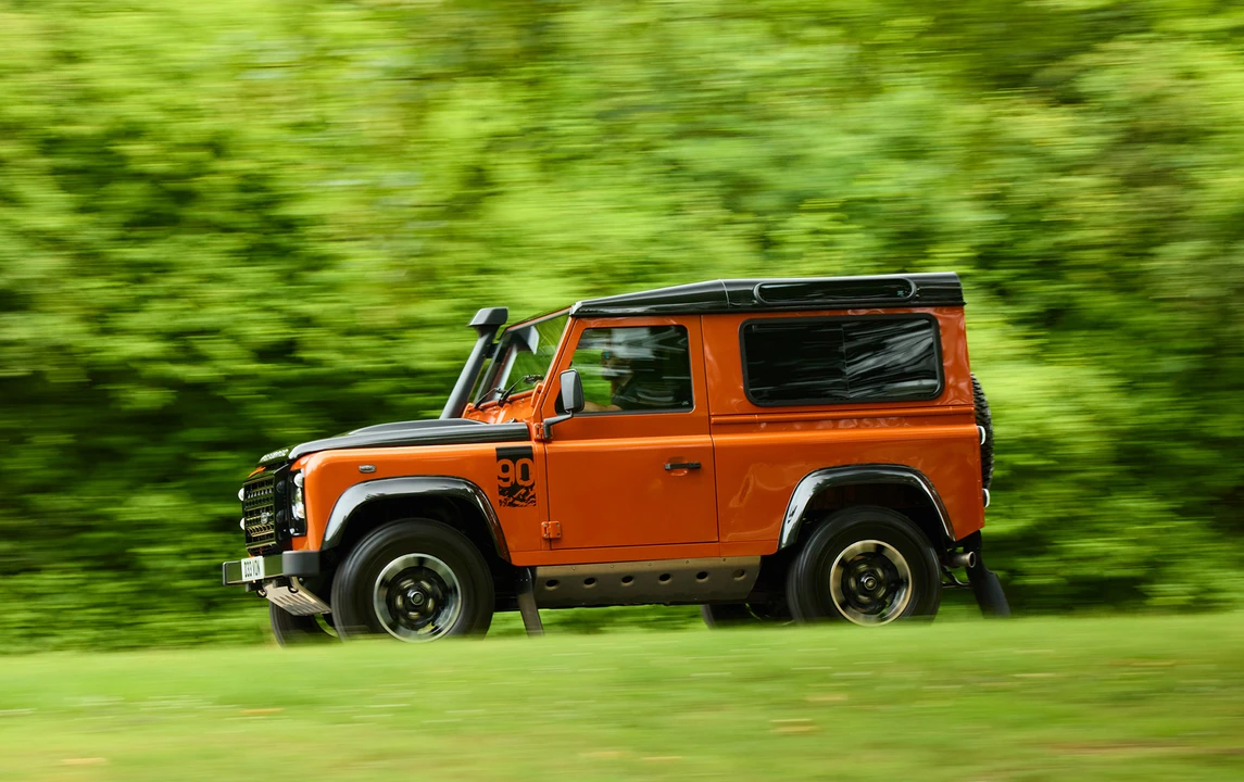 2016 Land Rover Defender 90 - Image 18 of 19