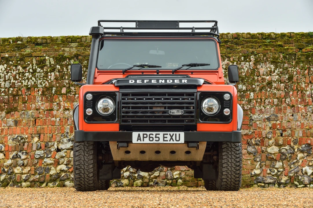 2016 Land Rover Defender 90 - Image 3 of 31