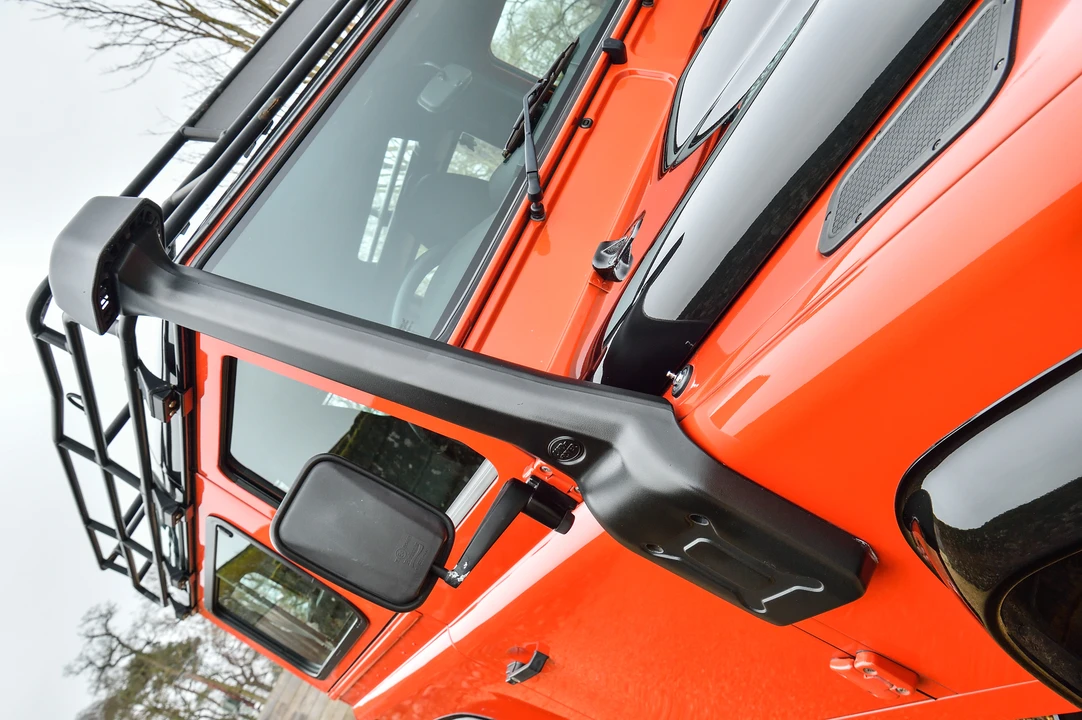 2016 Land Rover Defender 90 - Image 25 of 31