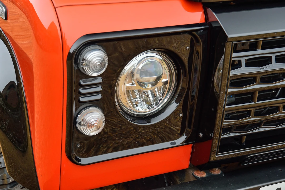 2016 Land Rover Defender 90 - Image 13 of 31