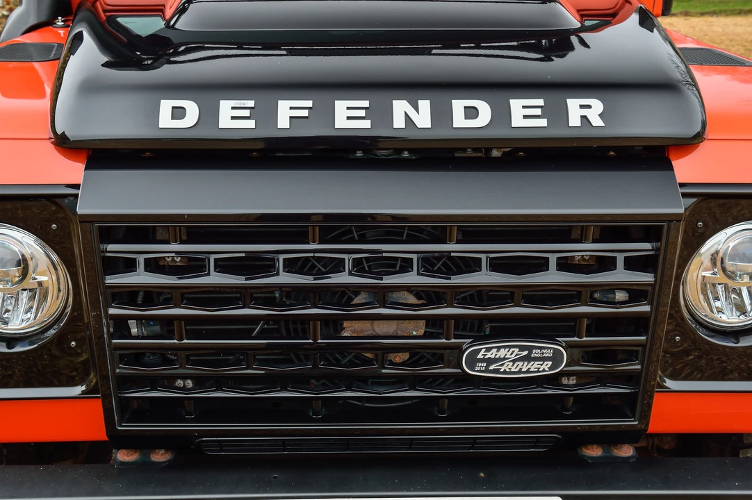 2016 Land Rover Defender 90 - Image 15 of 31