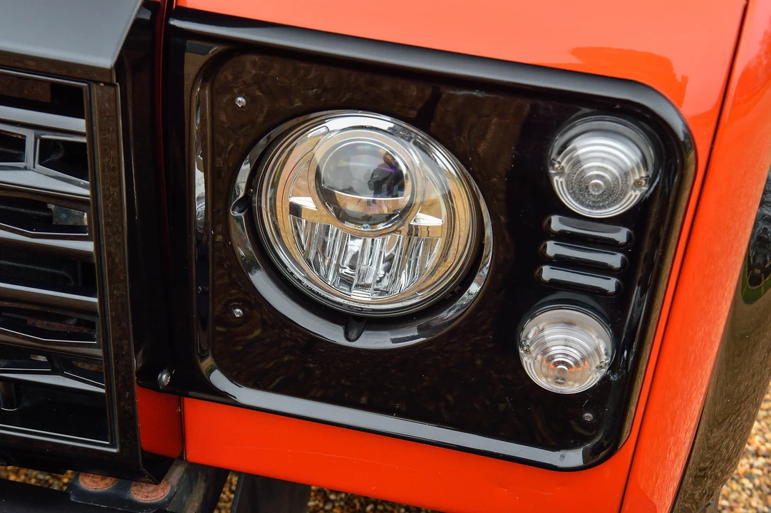 2016 Land Rover Defender 90 - Image 16 of 31