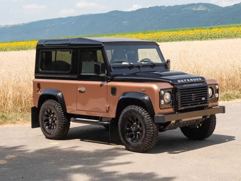 2016 Land Rover Defender 90 - Image 2 of 16