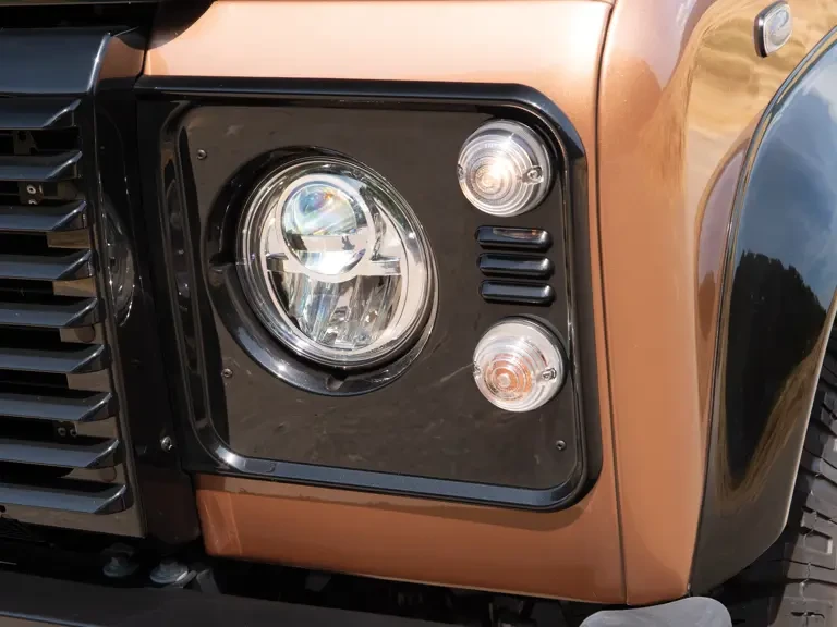 2016 Land Rover Defender 90 - Image 13 of 16