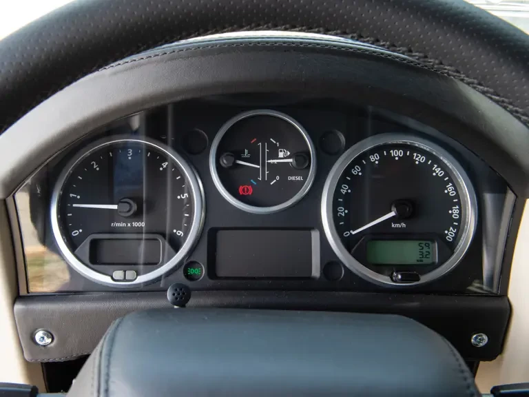 2016 Land Rover Defender 90 - Image 10 of 16