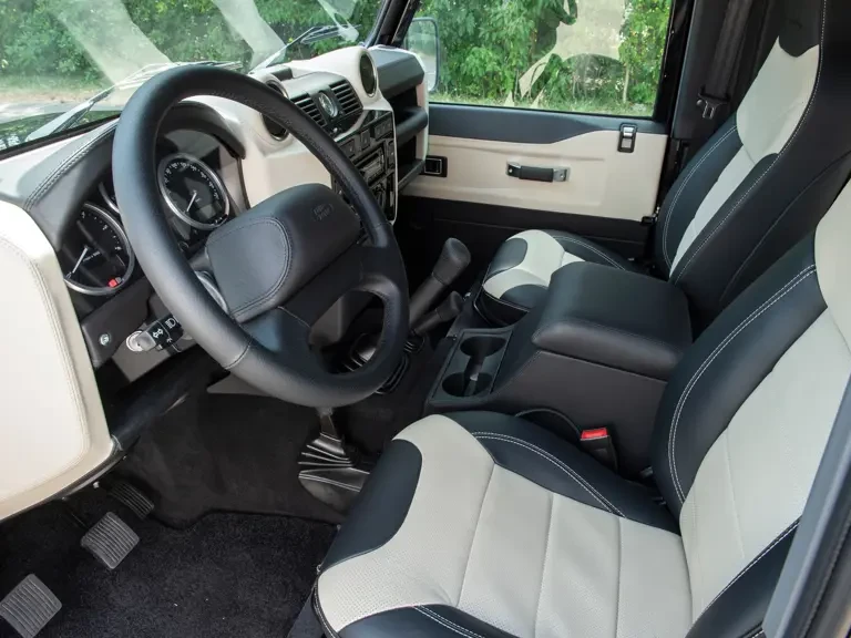 2016 Land Rover Defender 90 - Image 5 of 16