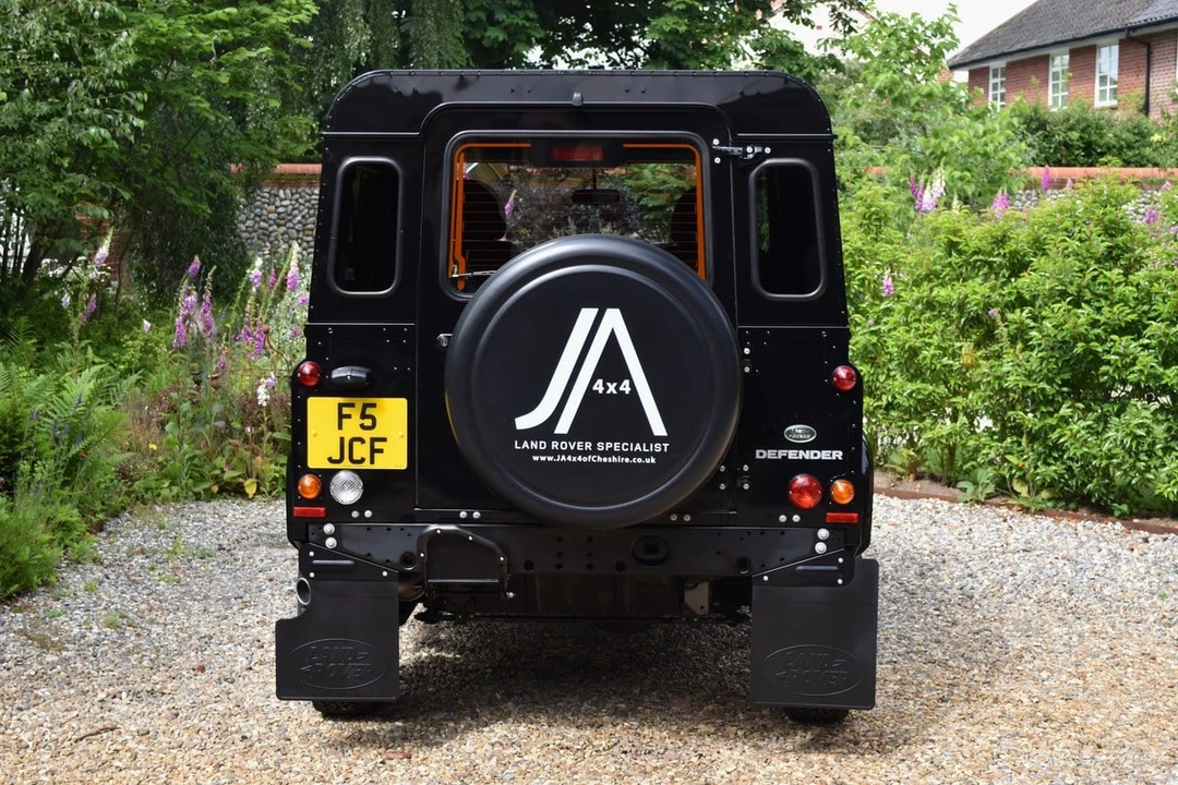 2016 Land Rover Defender 90 - Image 5 of 31