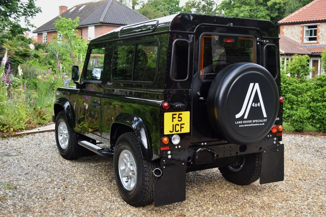 2016 Land Rover Defender 90 - Image 12 of 31