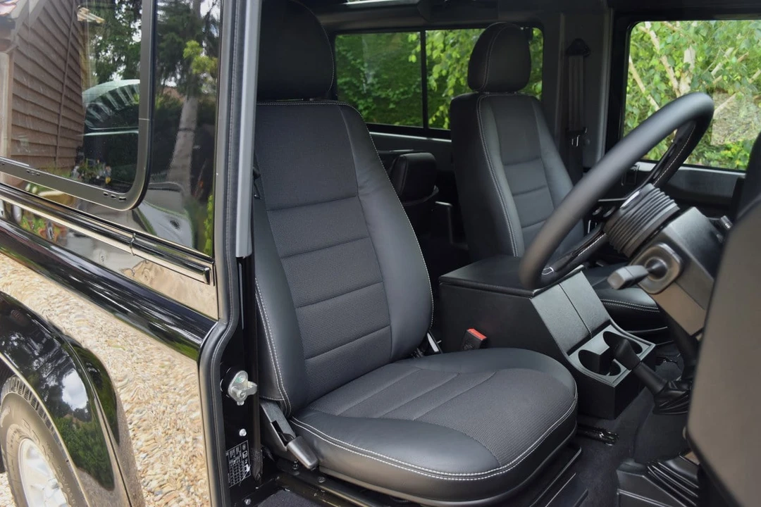 2016 Land Rover Defender 90 - Image 19 of 31