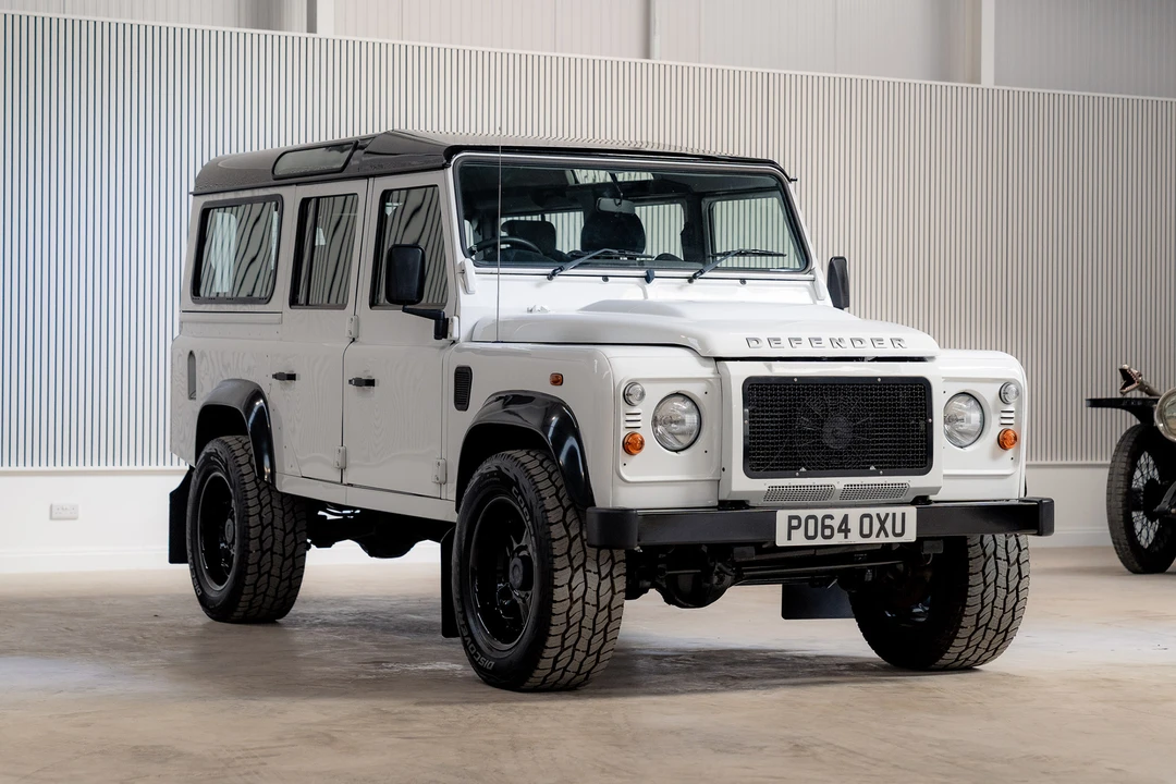 2016 Land Rover Defender 90 - Image 10 of 16