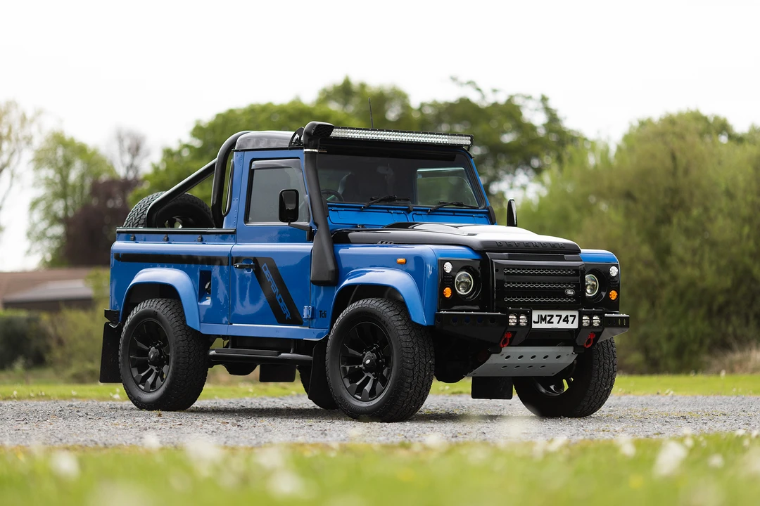 2016 Land Rover Defender 90 - Image 7 of 16
