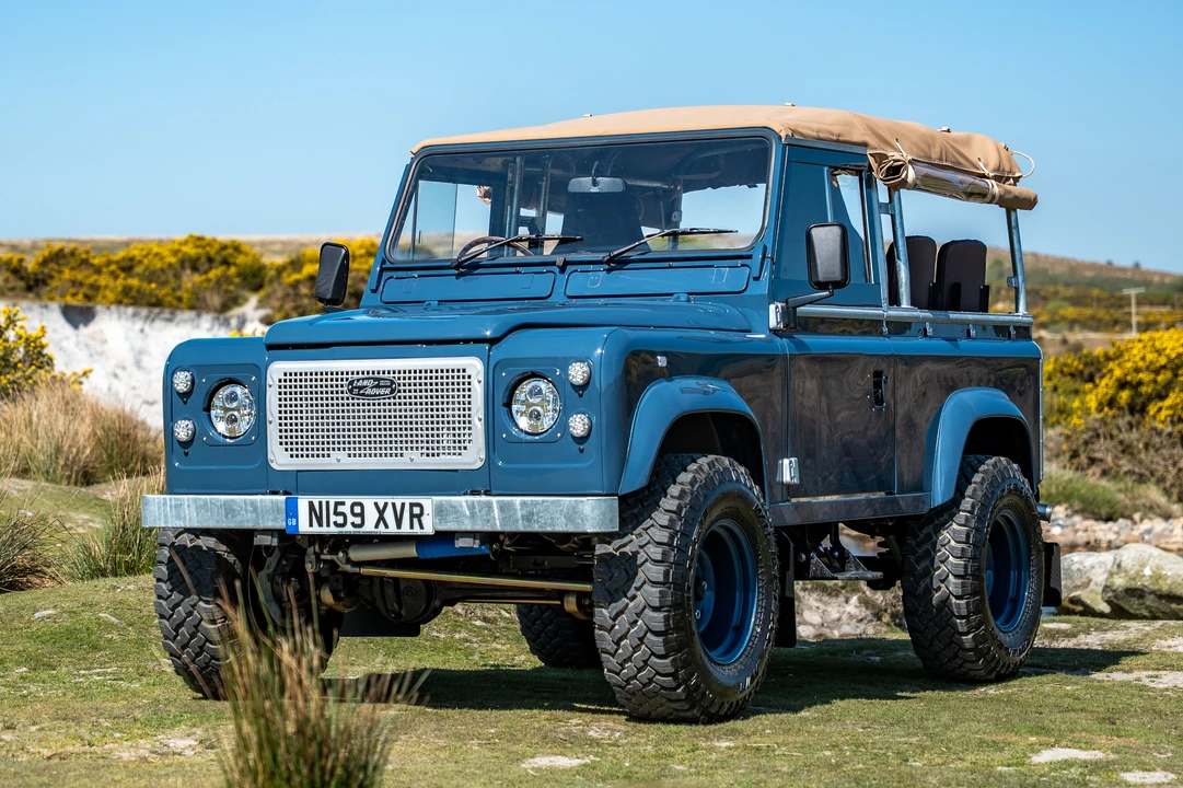 2016 Land Rover Defender 90 - Image 8 of 16