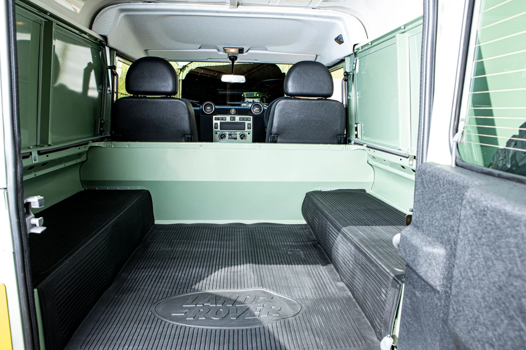 2016 Land Rover Defender 90 - Image 21 of 31
